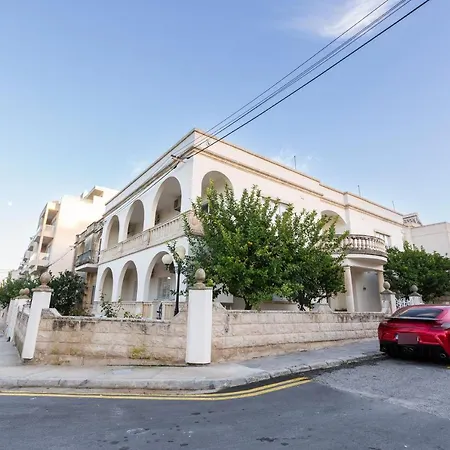 Spacious Num1 House In Swieqi - Sleeps 18 W/wifi By 360 Estates Appartement