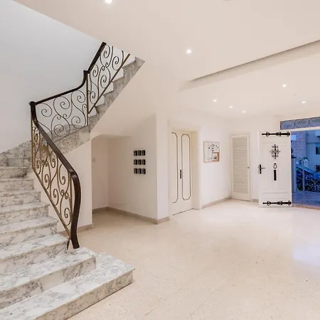 Apartmán Spacious Num1 House In Swieqi - Sleeps 18 W/wifi By 360 Estates *