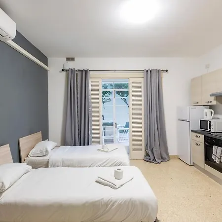 Spacious Num1 House In Swieqi - Sleeps 18 W/wifi By 360 Estates * Is-Swieqi