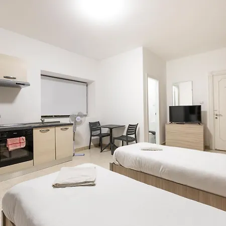 Spacious Num1 House In Swieqi - Sleeps 18 W/wifi By 360 Estates Apartmán *