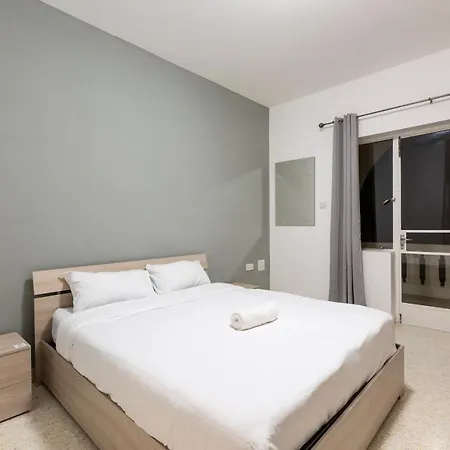 Apartmán Spacious Num1 House In Swieqi - Sleeps 18 W/wifi By 360 Estates