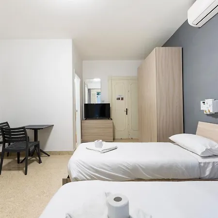 Spacious Num1 House In Swieqi - Sleeps 18 W/wifi By 360 Estates *