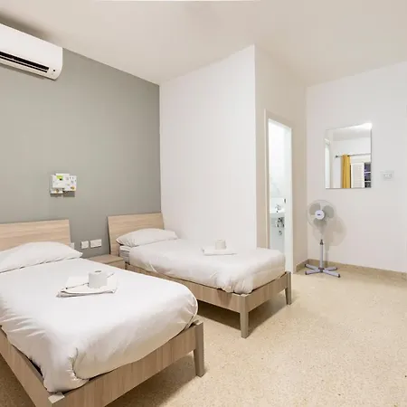 Spacious Num1 House In Swieqi - Sleeps 18 W/wifi By 360 Estates Apartment