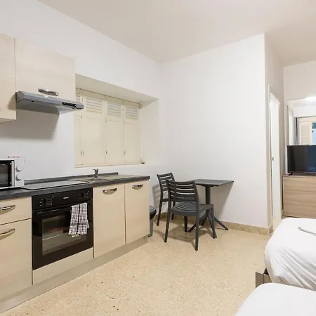 Spacious Num1 House In Swieqi - Sleeps 18 W/wifi By 360 Estates Apartment Is-Swieqi