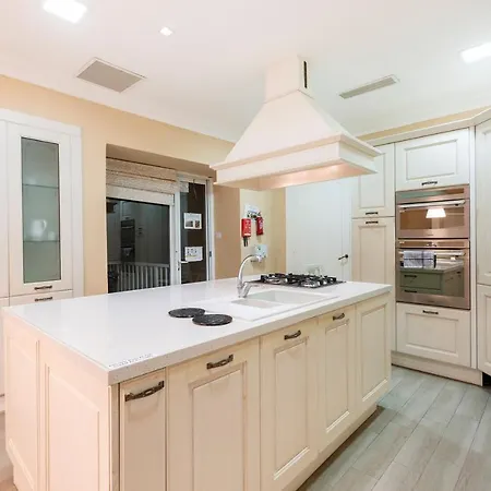 Spacious Num1 House In Swieqi - Sleeps 18 W/wifi By 360 Estates Is-Swieqi
