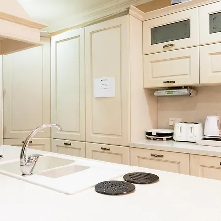 Spacious Num1 House In Swieqi - Sleeps 18 W/wifi By 360 Estates *