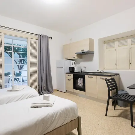 Διαμέρισμα Spacious Num1 House In Swieqi - Sleeps 18 W/wifi By 360 Estates